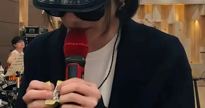 华晨宇的商业童话梦破灭，自掏的18亿从此水漂，下次要猛开个唱了