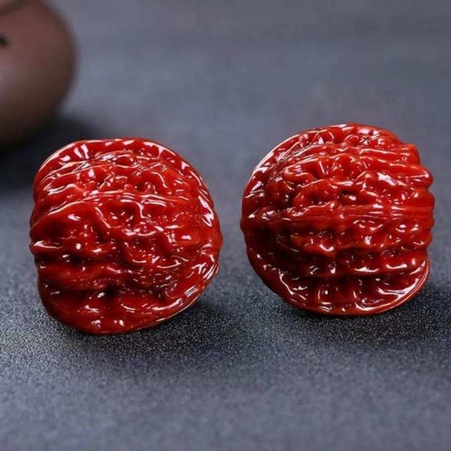 文玩|机刷文玩值得玩吗？细说机刷与手盘的区别