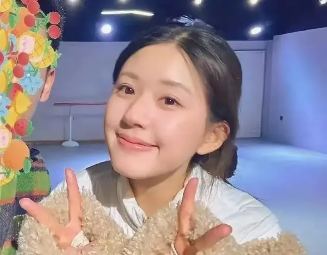 赵露思病因曝光！疑患神经系统病，无法站立行走，父亲紧急回应