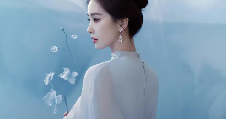 刘诗诗浅蓝轻纱连衣裙，女神降临