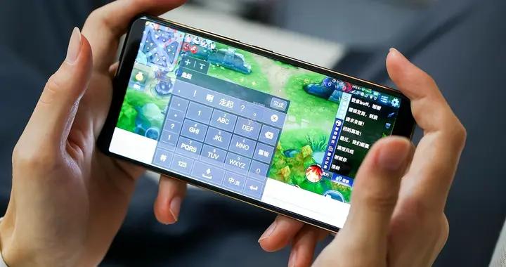 曲屏的觀感，直屏的舒適？最終為6.31英寸的“小屏直屏”正名！