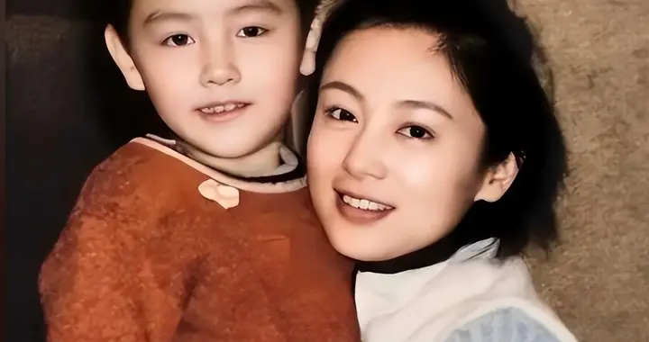 长得太美被导演占为己有，4年后生下儿子，如今儿子又给她争光了