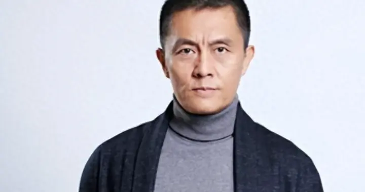 老戏骨常戎现状：62岁一身腱子肉，热衷于下厨，45岁妻子风韵犹存