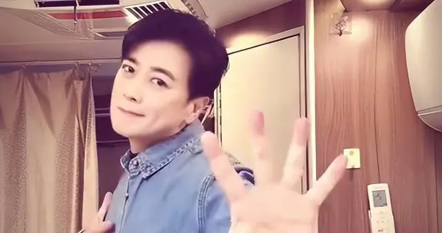 被曝出轨后，“一言不发”的保剑锋，终于不再顾及娱乐圈所谓体面