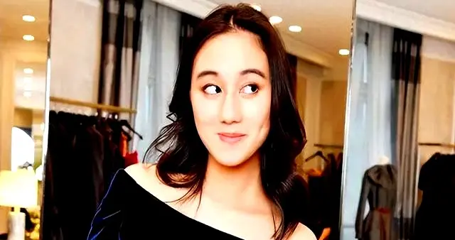 和何猷君传闻真相大白2个月，何超欣近照曝光，赌王何鸿燊没说错