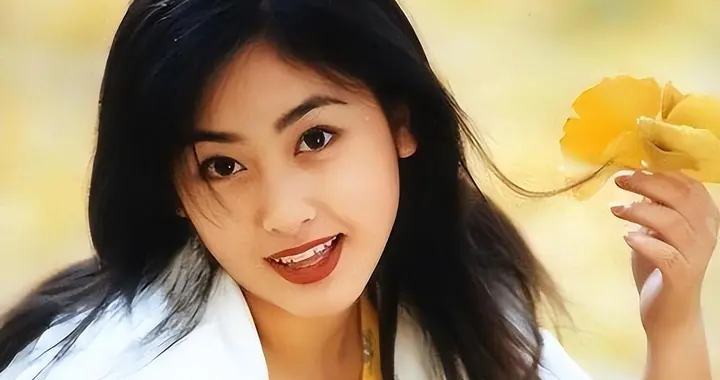 被张铁林玩弄感情后，嫁给了“臭名昭著”的他，如今才知她多精明