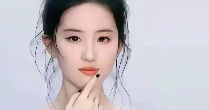 从白裙到露背装，刘亦菲的美从来不止一种！