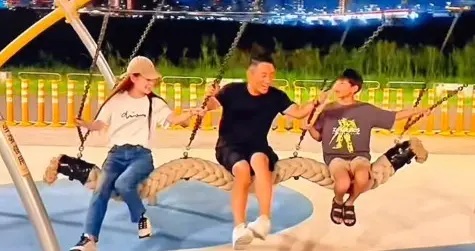 终于熬出头！张兰受小玥儿小箖箖之邀，一家户外骑行享受天伦之乐