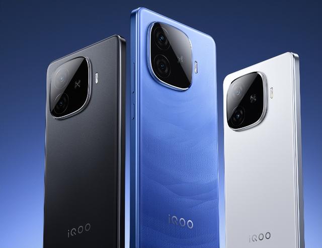 iQOO评估小屏机！2K直屏中端机测试中，1.5K小屏或明年见