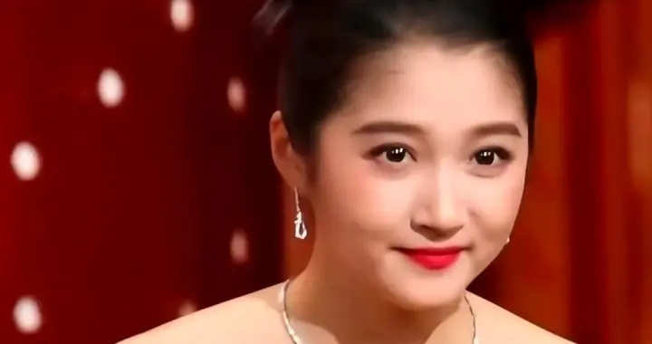 精修图像仙女，没了滤镜像胖妞，关晓彤不丑，为何每次红毯翻车？