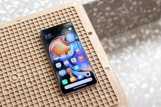 近期换机不知如何下手？我推荐这三款，好用最高也不超过1500元