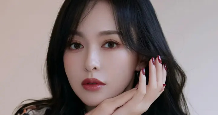 唐嫣豹纹碎花衬衫好会穿，气质直接封神