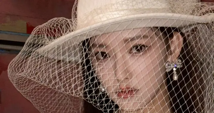 程潇今日份写真，千金小姐归来，统统闪开