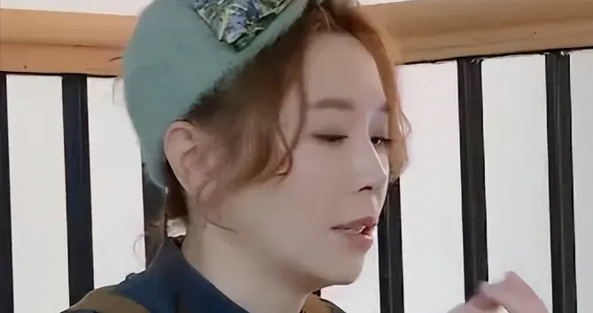 36岁最惨超女现状曝光，已生子，住5㎡三室一厅，被300万人羡慕