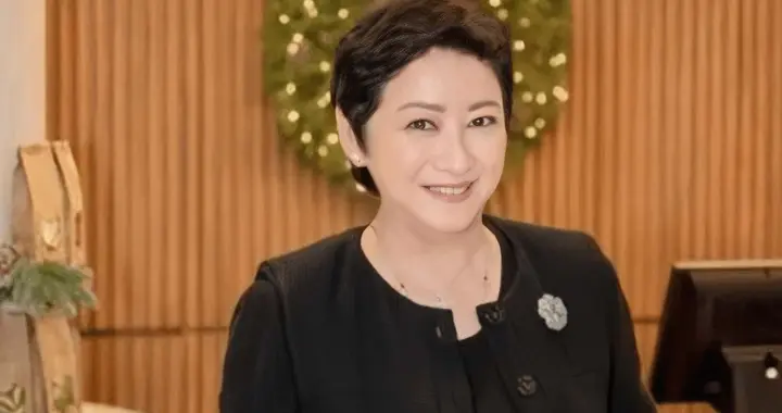 恭喜！香港知名女星卖曲奇年销售额过亿，离婚后直接净身出户