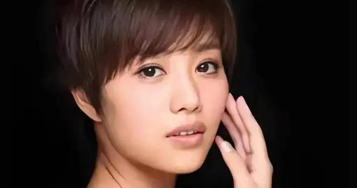 爷爷是中国表演艺术家，老公是北电院长，她却坚持靠演技走红