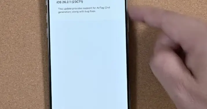 iOS 26.2.1正式版實測：續航和性能，蘋果這次到底修沒修好？