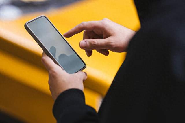 Q2全球智能手機收入首次突破1000億美元