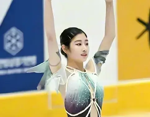 19岁花滑女神性侵16岁男队员，女队员在边上拍视频，2个细节曝光