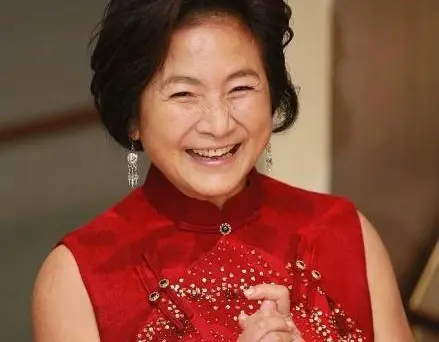 郑佩佩|刘涛在《花儿与少年》节目中提及与郑佩佩时更噎了，你知道她多少