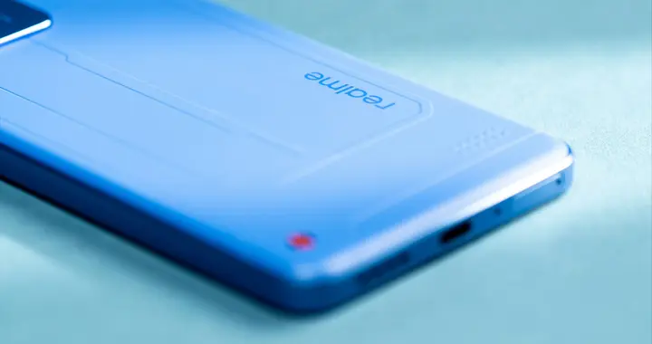 真我“千元機皇”誕生！188萬分手機僅售1329元，2米抗摔+7000mAh