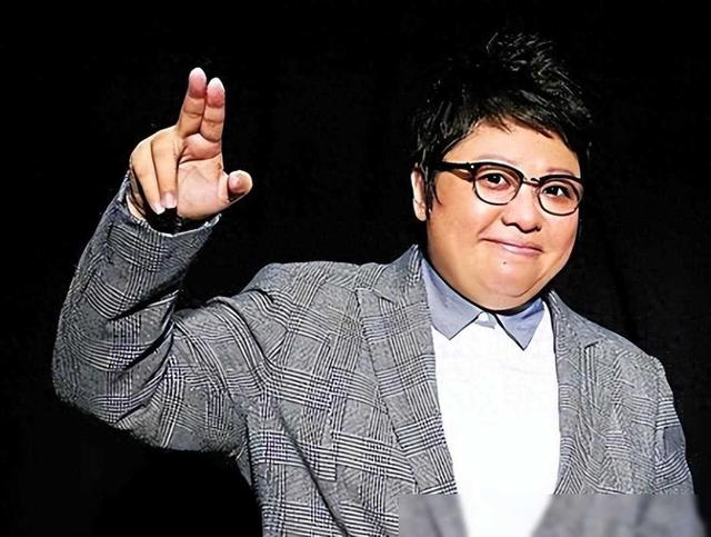 “骗”了我们30年，韩红父亲原来是家喻户晓的他难怪都不敢得罪