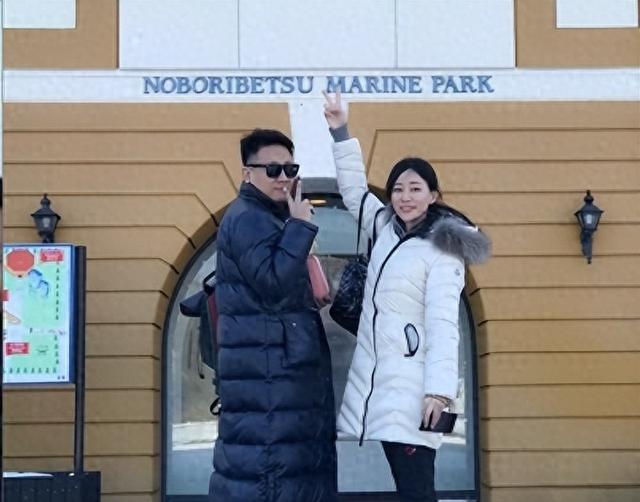 “八竿子打不着”的俩人，竟然是夫妻，已经是青铜婚，隐瞒的好苦