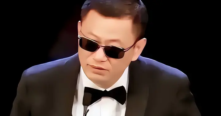 7天2瓜，继王家卫接连被爆后，又一名导骨灰被偷，各个离谱意外