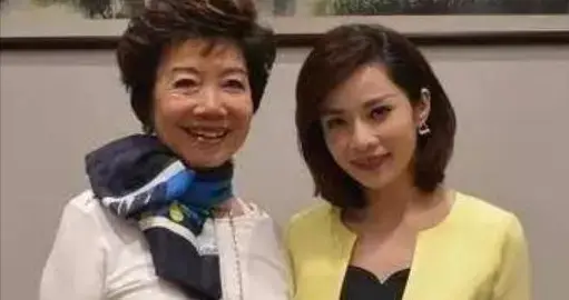 曾是上海知名美女主持，嫁聂卫平弟子为妻，如今销声匿迹回归家庭