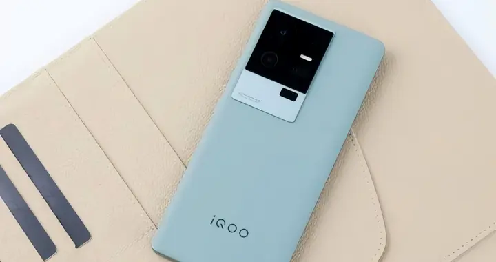 看懂iQOO和紅米“玩法”差異，才叫真正會(huì)選性價(jià)比手機(jī)