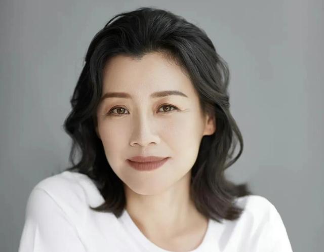 刘琳|刘琳：与名导同居3年不结婚，为何分手后转身嫁穷小子