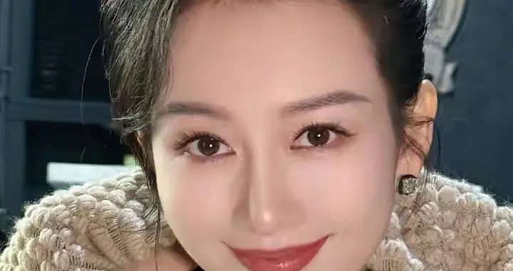 王鸥这气质绝了！一出场就是顶配贵妇感