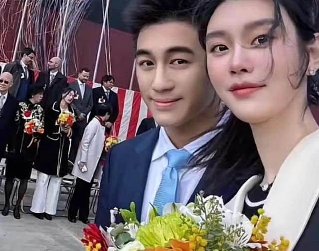 奚梦瑶生日参加夫家轮船下水礼，仪式由她开启，与四太合照显底气