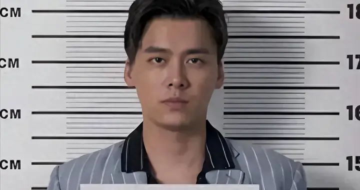 全网封杀不到3年，李易峰再迎噩耗，这一次，再多名利都救不了他