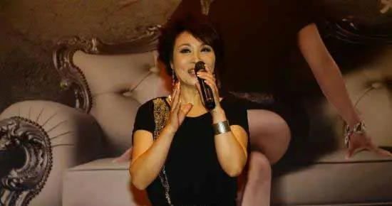 从周立波搭档到影视熟脸，胡晴云，滑稽戏是刻在骨子里的传承！