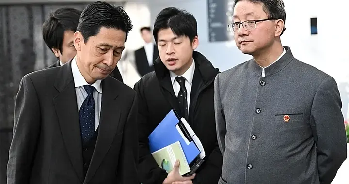 中国重磅禁令，打到日本七寸，日高官：绝不接受，美媒：危机升级
