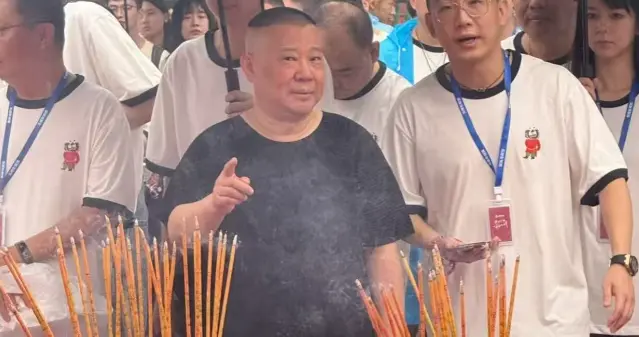 德云社新剧开机！秦霄贤皮包骨来回扭，岳云鹏靠边站，C位太抢眼