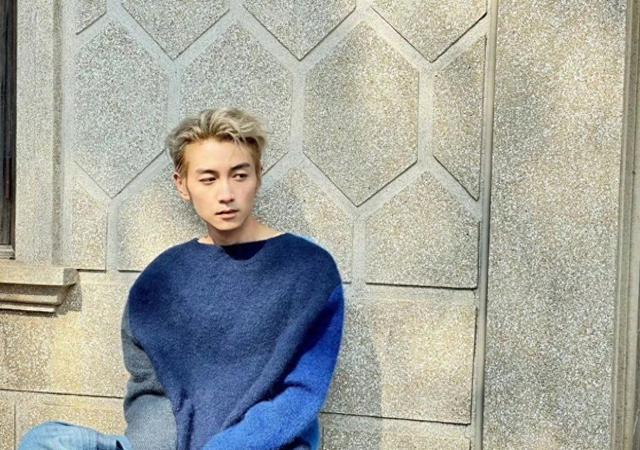 离婚俩月陈晓堪比整容，一头金发意气风发，暴瘦15斤重回颜值巅峰