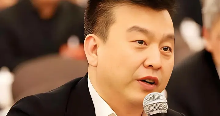 老婆跑了、儿子丢了、工作没了，主持人张泽群身上的谣言太荒唐