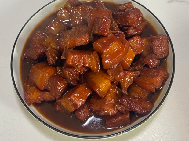 它是肉腥味的“克星”，不管炖什么肉，3斤肉放2克，肉嫩还不腥