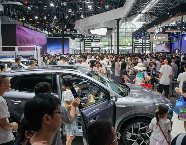 新势力十一长假爆单：华为、理想订单超2万，小鹏活过来了