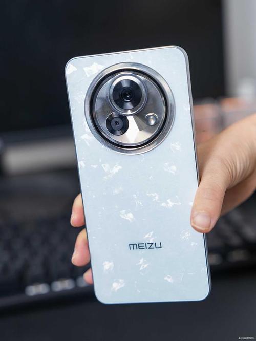 中端手机市场风云再起！红米魅族的2000档争霸赛，谁是最终赢家？