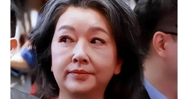 丢掉人艺铁饭碗，江珊反倒活成人间清醒