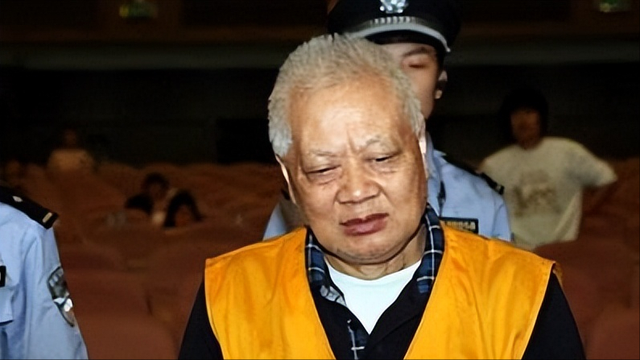 贪官曾锦春落网记：将保姆发展为情人，敛财3000多万，下场如何？