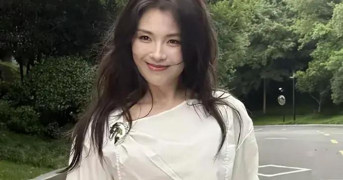 刘涛气质状态越发出众，颜值持续在线，越来越有魅力了 ???