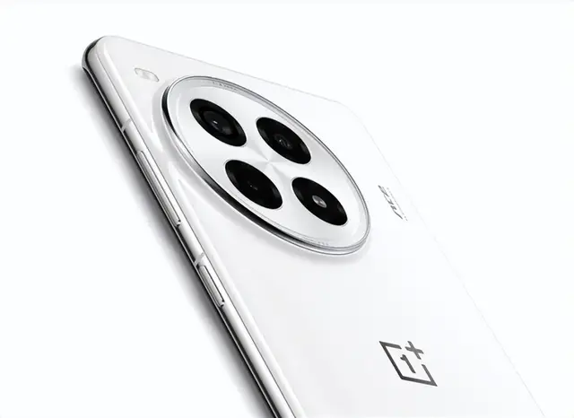 从3199降至2509，骁龙8Gen3+6100mAh+24GB，性价比拉满