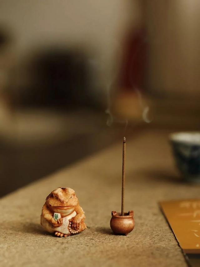 文玩是什么？是体悟“玩物养志”的生活哲学，绝不是玩物丧志