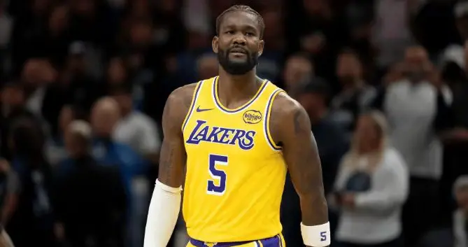 东契奇38+6+7胜黄蜂！小里八村合砍45分，送6助7断，湖人翻版卡皇