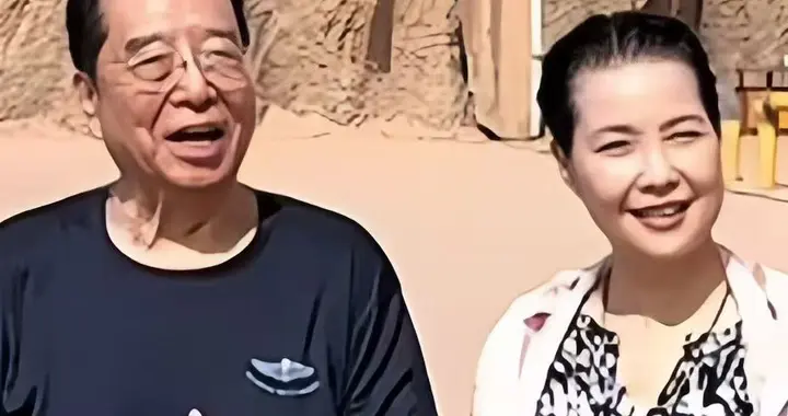 86岁李双江带梦鸽游新疆！两人十指紧扣好恩爱，儿子李天一变低调