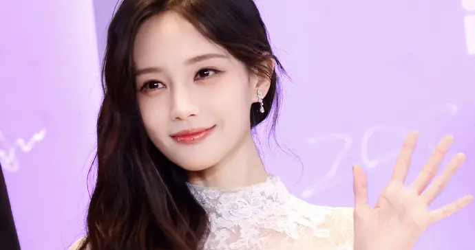 李一桐超美白色蕾丝造型